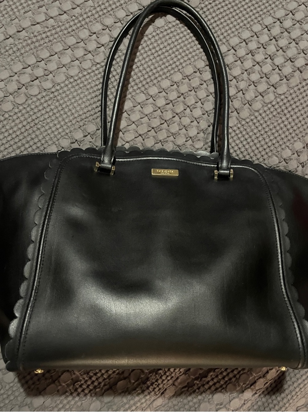 kate spade large Black Leather Scallop-Trim Tote